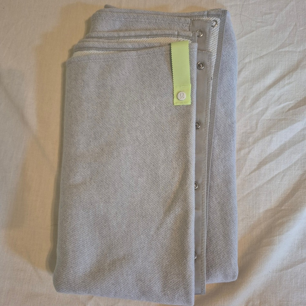 Lululemon Vinyasa Scarf One Size Snap Button Wrap Yoga Shawl Nursing Minimalist